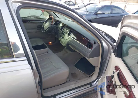 2010 Lincoln Town Car Signature Limited from USA, damaged, VIN 2LNBL8CVXAX750378